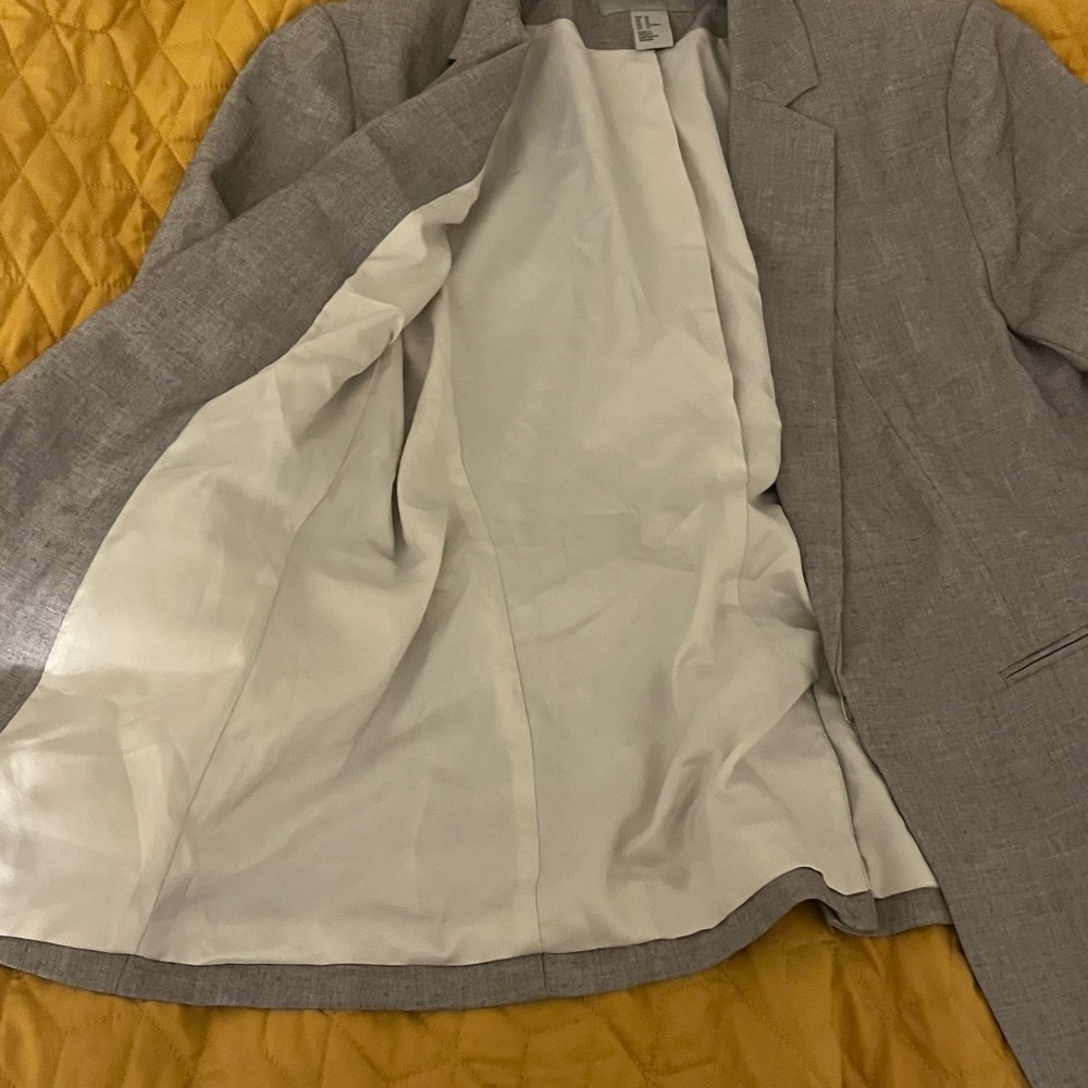 H&M blazer size 12. Heather gray with white lining